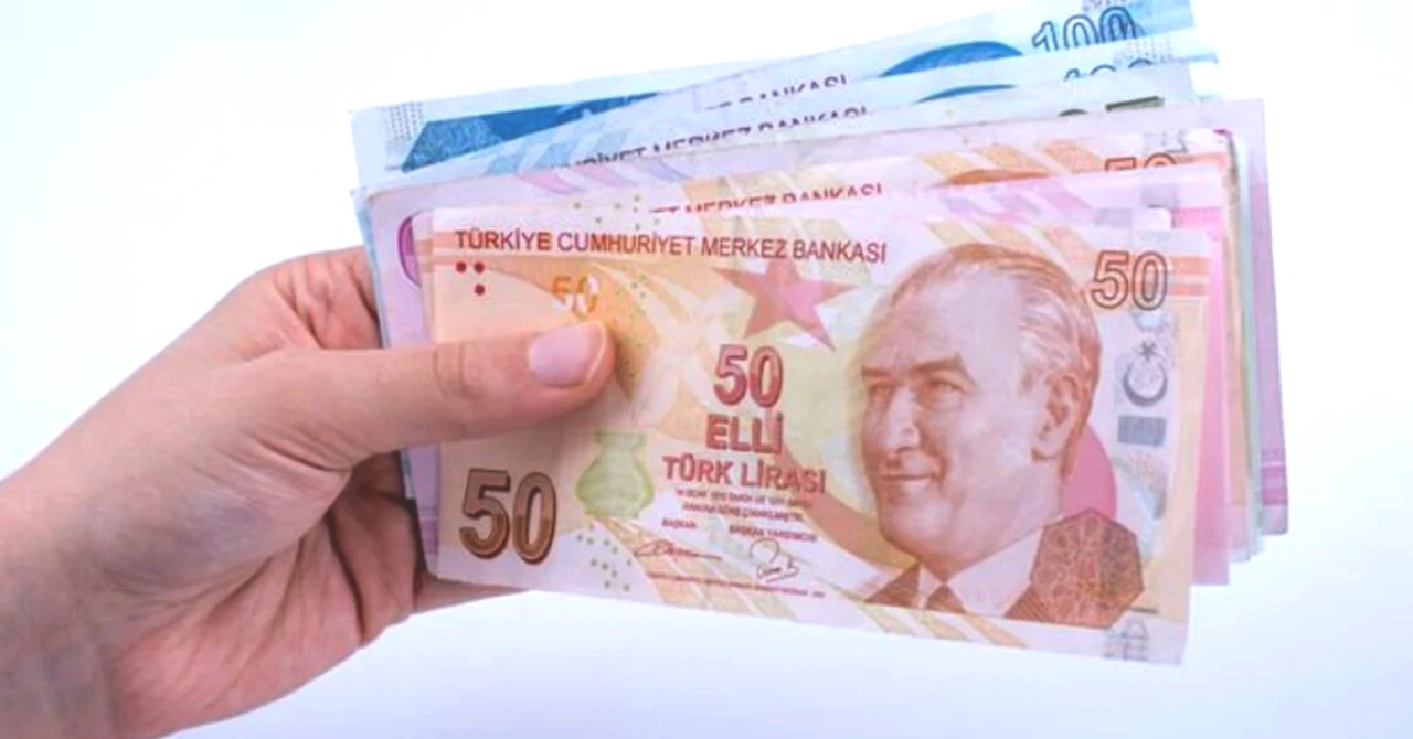 2025 Ağustos’da Emeklilere Üç Büyük Promosyon! En Yüksek Ödemeleri Sunan Bankalar Belli Oldu!